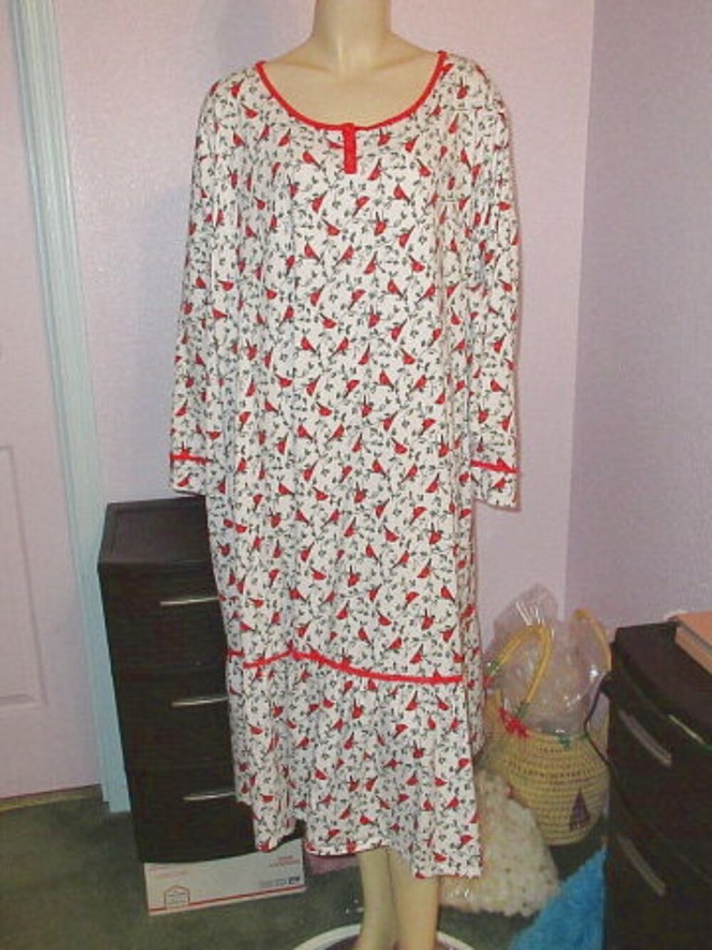 Catherines Womens Cotton Nightgown Size 5X Red Cardinals Sleep Dress Eyelet Bird